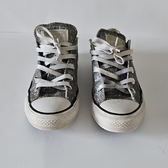 Converse Black and White Sneakers Classic Chuck Taylor Style - Picture 3 of 6